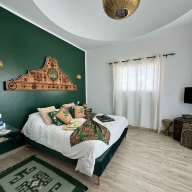 Suite Émeraude à Dar El Kahina, maison d’hôte à Djerba – chambre élégante et lumineuse